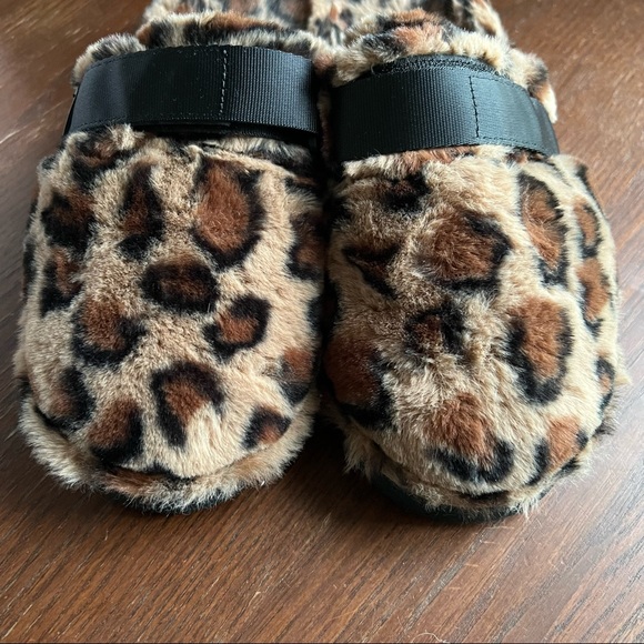 Alanui x Suicoke Furry Leopard Slides - Picture 4 of 6